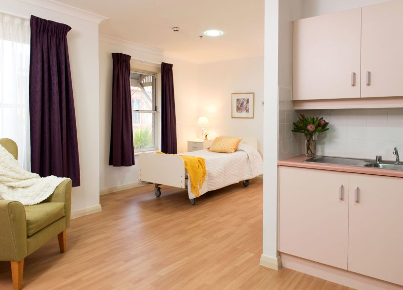 Eldercare Cottage Grove Premium room