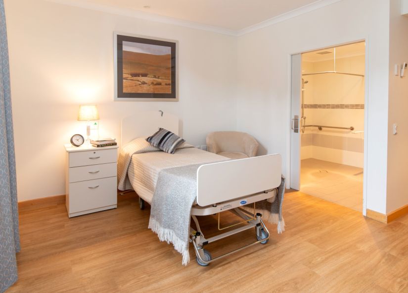 Eldercare Evanston Park Classic Plus room