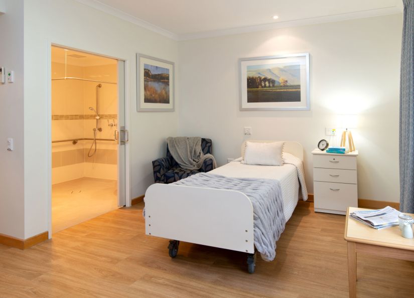 Eldercare Evanston Park Premium room