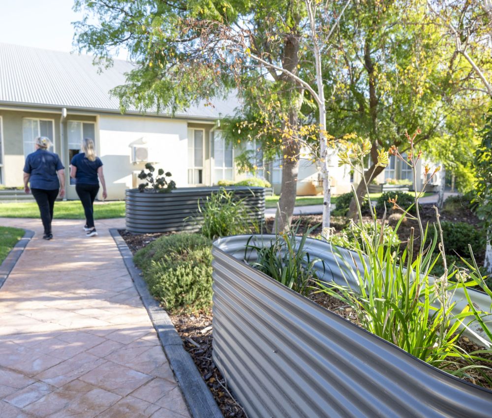 Eldercare Hope Valley gardens and outdoor sitting area.