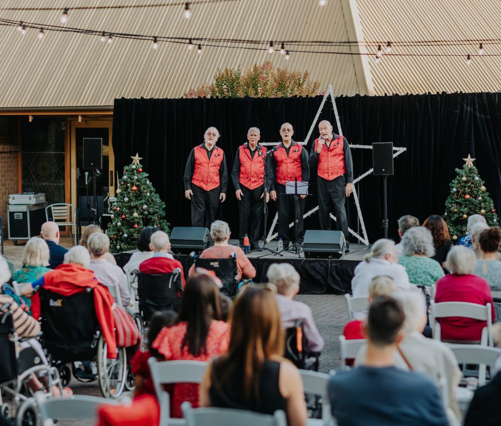 Eldercare The Lodge - Christmas in the Garden 15
