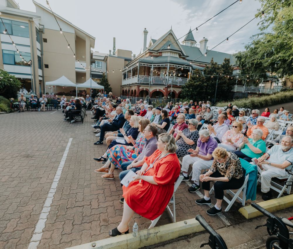 Eldercare The Lodge - Christmas in the Garden 6